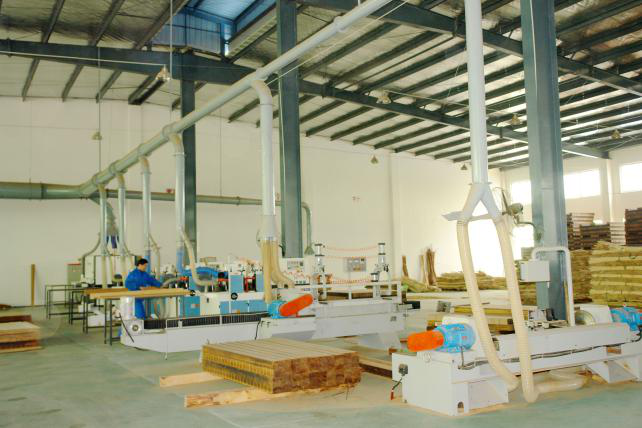 竹纖維地板（戶外板）半成品車(chē)間