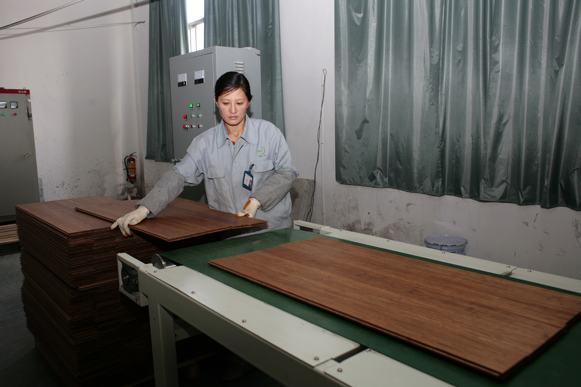 竹纖維地板（戶外板）成品車(chē)間