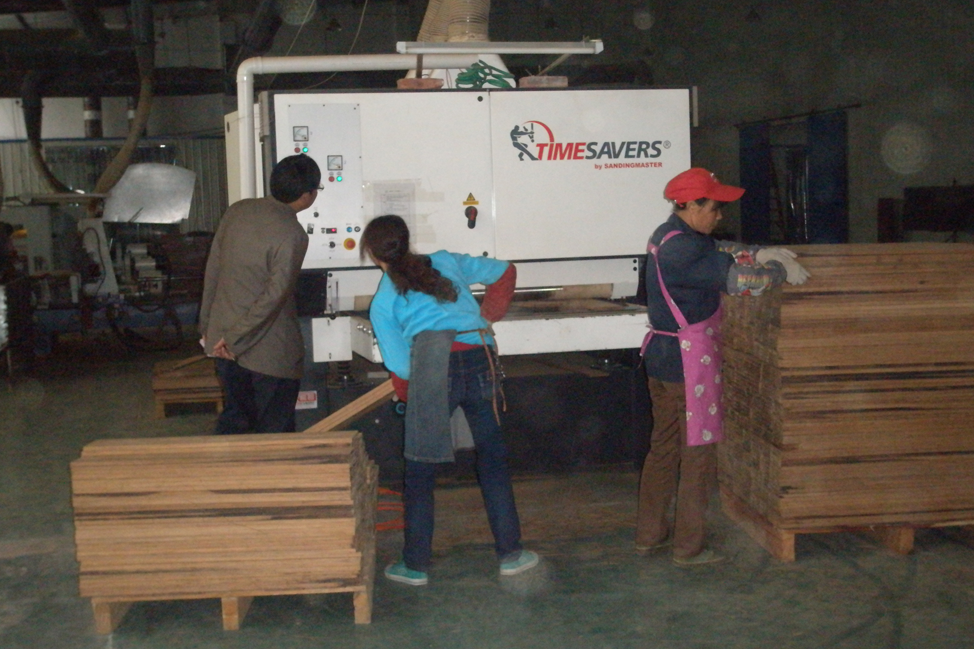 竹纖維地板（戶外板）成品車(chē)間