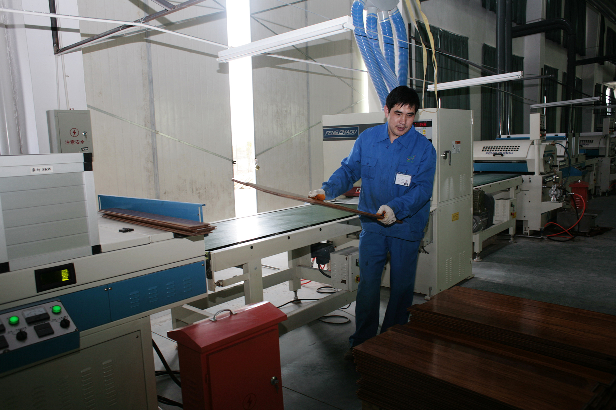 竹纖維地板（戶外板）成品車(chē)間