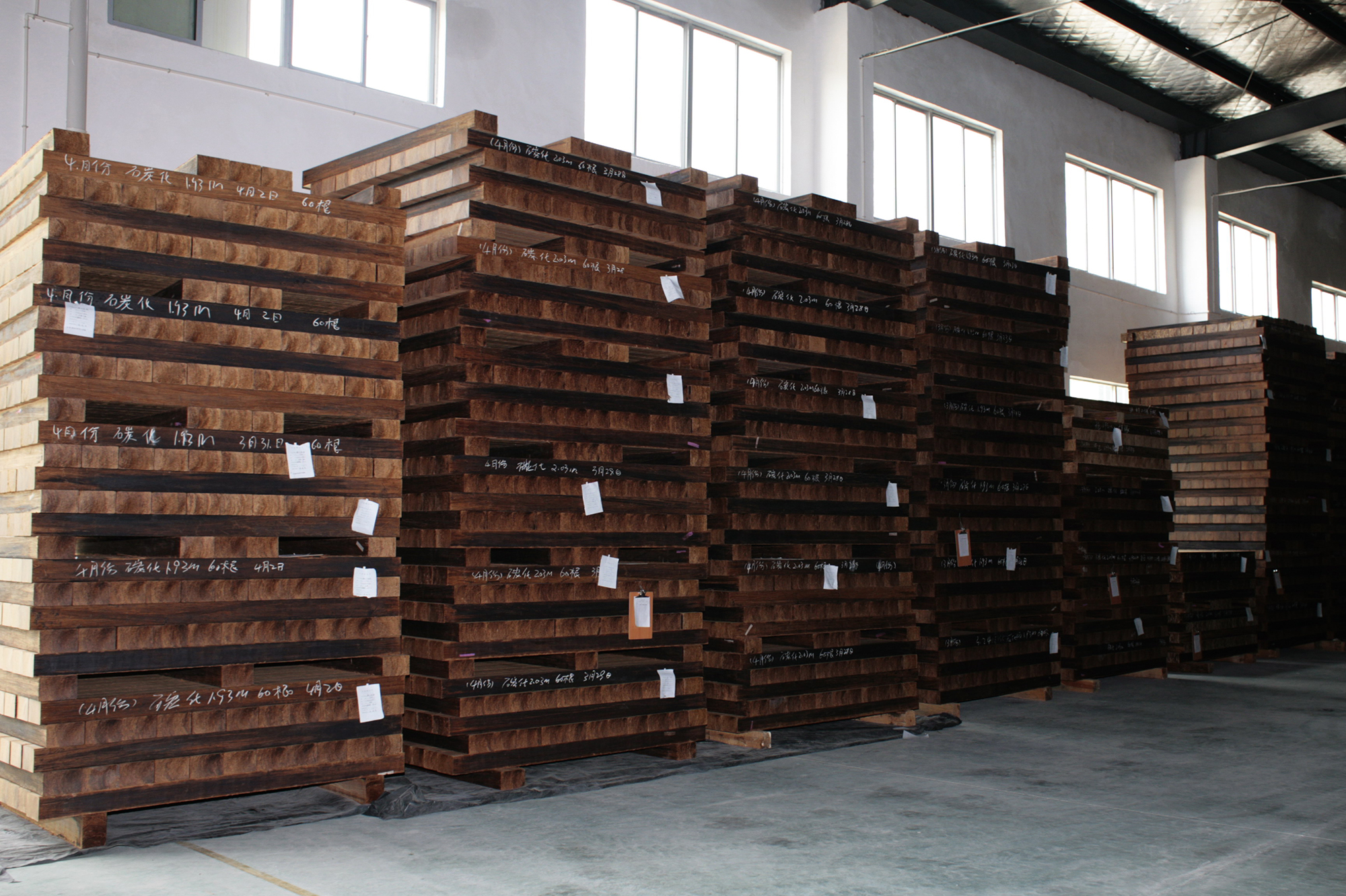 竹纖維地板（戶外板）半成品車(chē)間